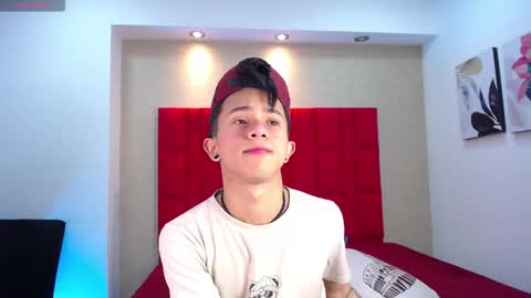 Snapshot of danny__santoro chatting on 12.14.25 Danny online show from 12.14.25