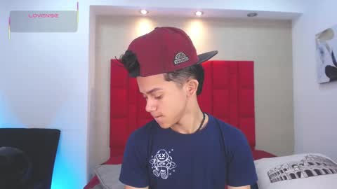 Snapshot of danny__santoro chatting on 12.22.25 Danny online show from 12.22.25