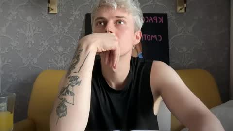 Snapshot of danny_love01 chatting on 05.26.26 danny online show from 05.26.26