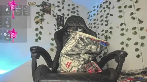 Snapshot of danny_phantom_09 chatting on 01.24.25 danny_phantom_09 online show from 01.24.25