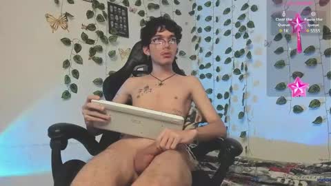 Snapshot of danny_phantom_09 chatting on 03.10.25 danny_phantom_09 online show from 03.10.25