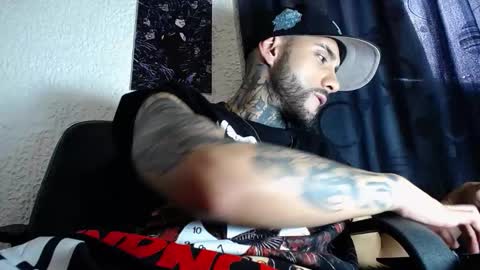 Snapshot of dante_d_angelo_ chatting on 10.27.25 dante_d_angelo_ online show from 10.27.25