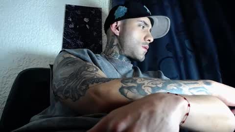 Snapshot of dante_d_angelo_ chatting on 11.04.25 dante_d_angelo_ online show from 11.04.25