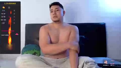  A L E J A N D R O  online show from 02.18.25