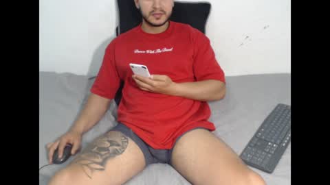 Snapshot of dantebrown1 chatting on 01.03.25 dantebrown1 online show from 01.03.25