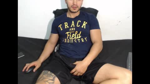 Snapshot of dantebrown1 chatting on 02.09.25 dantebrown1 online show from 02.09.25