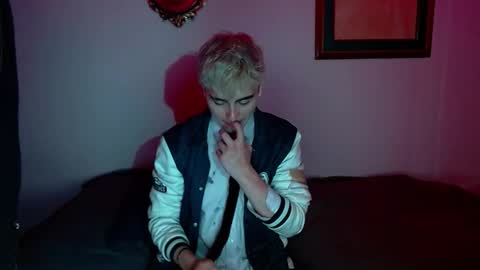 Snapshot of danteobscuro chatting on 11.28.25 danteobscuro online show from 11.28.25