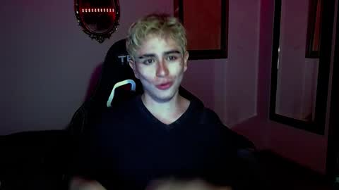 Snapshot of danteobscuro chatting on 12.02.25 danteobscuro online show from 12.02.25