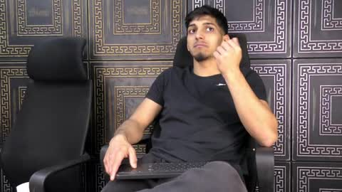 Snapshot of danterafaelo chatting on 04.28.26 Dante online show from 04.28.26