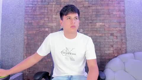 Snapshot of dantestone1 chatting on 11.20.25 dantestone1 online show from 11.20.25