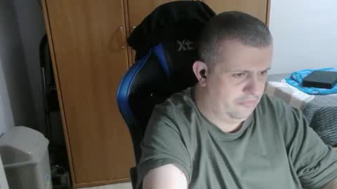 Snapshot of danysanchez1981 chatting on 02.25.26 danysanchez1981 online show from 02.25.26
