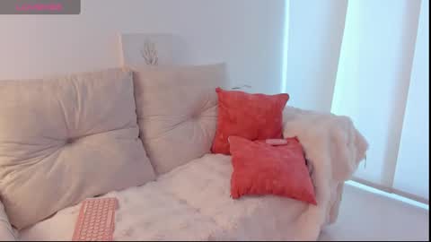 Snapshot of daphne_24 chatting on 02.25.25 Antonella Mora online show from 02.25.25