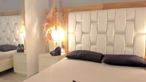 daphne_and_roger online show from 09.22.25