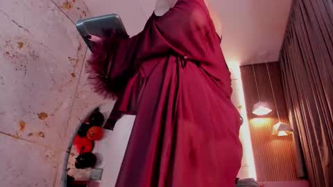 Daphne online show from 10.29.25