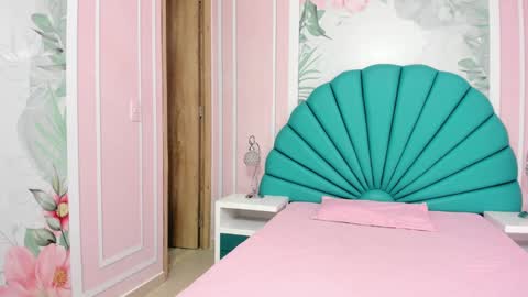 Daphne  online show from 01.16.25