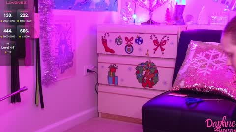 Snapshot of daphnemadison chatting on 12.03.24 Daphne Madison online show from 12.03.24