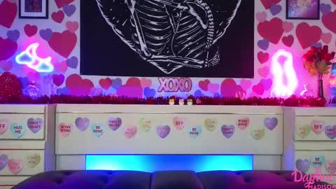 Snapshot of daphnemadison chatting on 02.21.25 Daphne Madison online show from 02.21.25