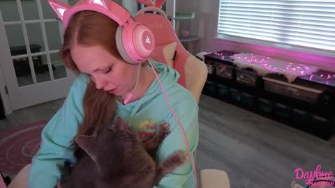 Snapshot of daphnemadison chatting on 09.28.25 Daphne Madison online show from 09.28.25