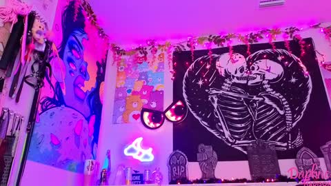 Snapshot of daphnemadison chatting on 10.11.25 Daphne Madison online show from 10.11.25