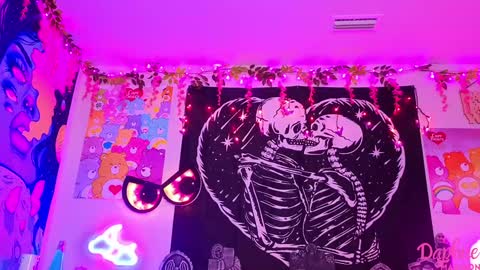 Snapshot of daphnemadison chatting on 10.21.25 Daphne Madison online show from 10.21.25