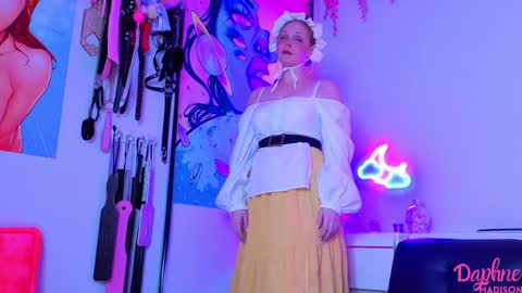 Snapshot of daphnemadison chatting on 11.26.25 Daphne Madison online show from 11.26.25