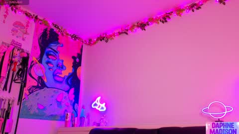 Daphne Madison online show from 01.07.26