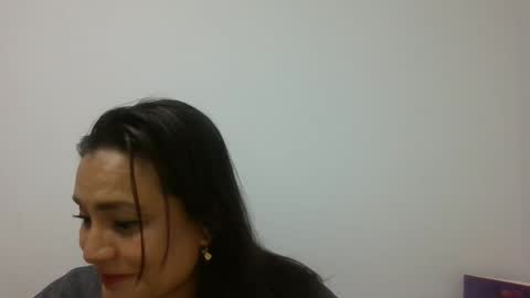 Snapshot of dapnne24 chatting on 02.18.25 dapnne online show from 02.18.25