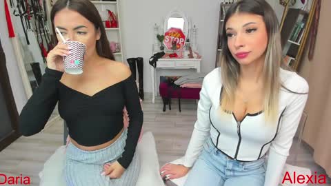 Snapshot of dariaa_doll chatting on 12.12.24 Daria online show from 12.12.24