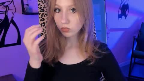 Daria Tate online show from 09.17.25