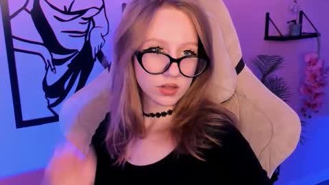 Daria Tate online show from 10.17.25