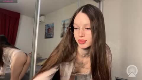 Snapshot of darina_night chatting on 03.18.26 Darina Night online show from 03.18.26
