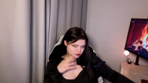 darina_wilsons online show from 10.28.25
