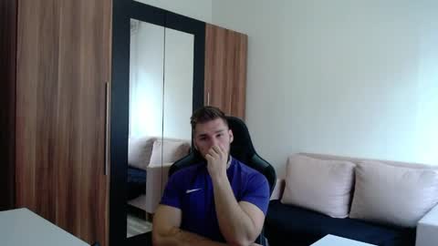 darius_94 online show from 04.01.26