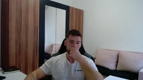 Snapshot of darius_94 chatting on 04.20.26 darius_94 online show from 04.20.26