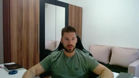 Snapshot of darius_94 chatting on 05.08.26 darius_94 online show from 05.08.26
