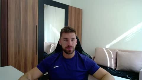 Snapshot of darius_94 chatting on 05.19.26 darius_94 online show from 05.19.26