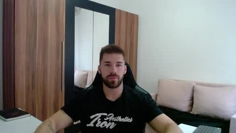 Snapshot of darius_94 chatting on 05.31.26 darius_94 online show from 05.31.26