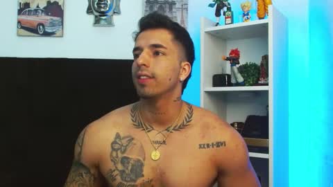 Snapshot of darius_phoenix chatting on 01.04.25 Darius Phoenix online show from 01.04.25