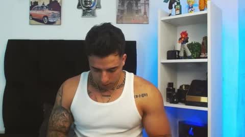 Snapshot of darius_phoenix chatting on 01.05.25 Darius Phoenix online show from 01.05.25