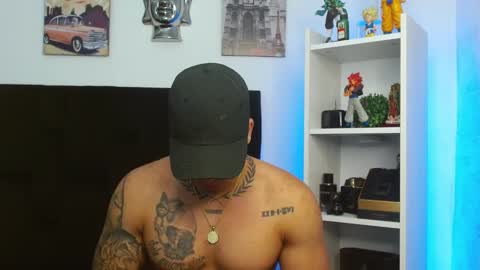 Snapshot of darius_phoenix chatting on 01.05.25 Darius Phoenix online show from 01.05.25