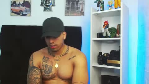 Snapshot of darius_phoenix chatting on 01.12.25 Darius Phoenix online show from 01.12.25