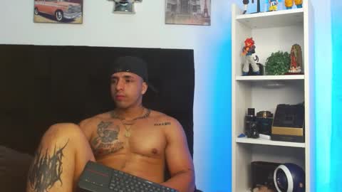 Snapshot of darius_phoenix chatting on 01.22.25 Darius Phoenix online show from 01.22.25