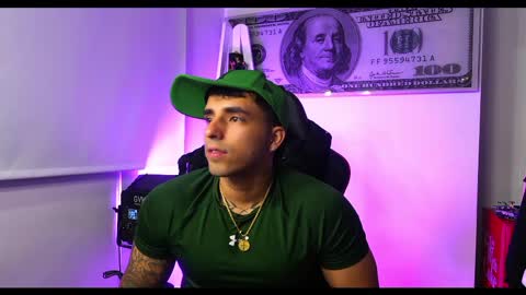 Snapshot of darius_phoenix chatting on 02.12.25 Darius Phoenix online show from 02.12.25