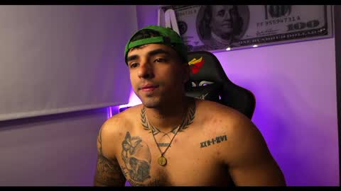 Snapshot of darius_phoenix chatting on 02.14.25 Darius Phoenix online show from 02.14.25