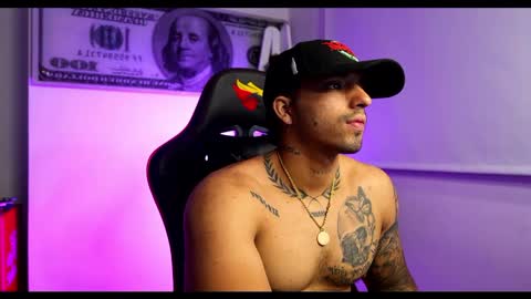 Snapshot of darius_phoenix chatting on 02.18.25 Darius Phoenix online show from 02.18.25