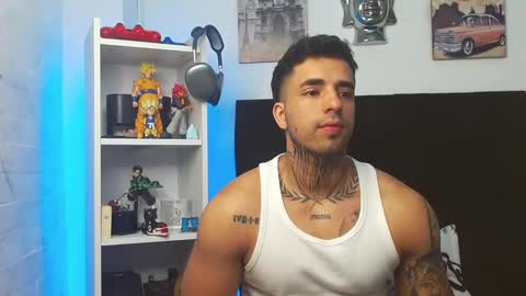 Snapshot of darius_phoenix chatting on 03.10.25 Darius Phoenix online show from 03.10.25