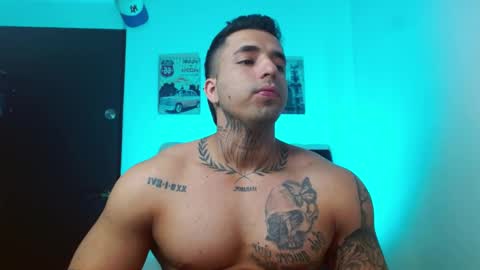 Snapshot of darius_phoenix chatting on 10.04.25 Darius Phoenix online show from 10.04.25