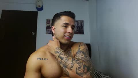 Snapshot of darius_phoenix chatting on 10.15.25 Darius Phoenix online show from 10.15.25