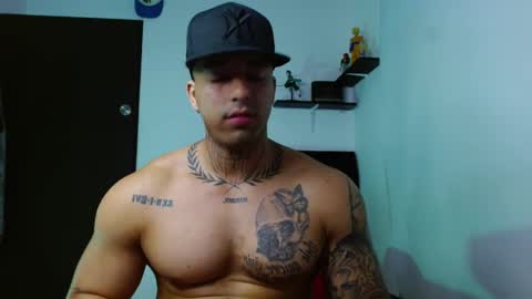 Snapshot of darius_phoenix chatting on 11.22.25 Darius Phoenix online show from 11.22.25