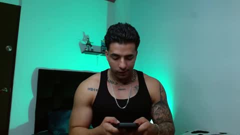 Snapshot of darius_phoenix chatting on 12.18.25 Darius Phoenix online show from 12.18.25